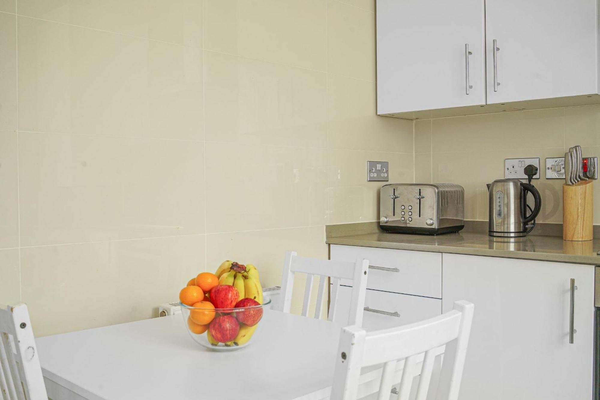 Paddington - 2Br With Balcony - Cityapartmentstay London Bagian luar foto