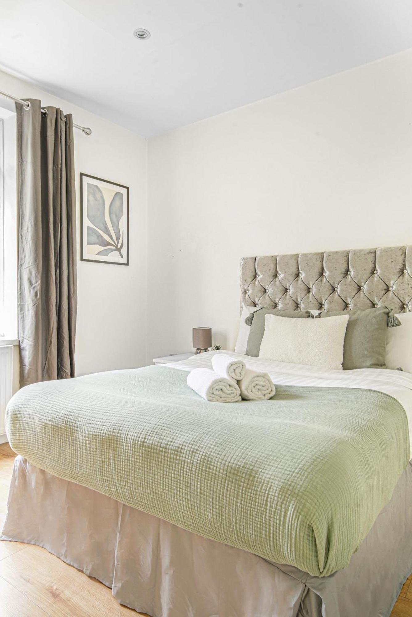 Paddington - 2Br With Balcony - Cityapartmentstay London Bagian luar foto