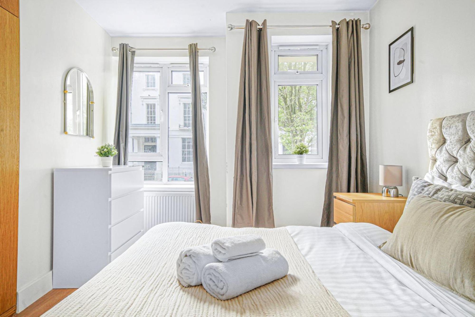 Paddington - 2Br With Balcony - Cityapartmentstay London Bagian luar foto